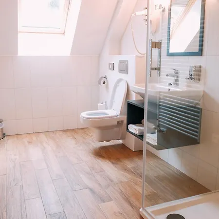 Flamm Pensjonat 2*